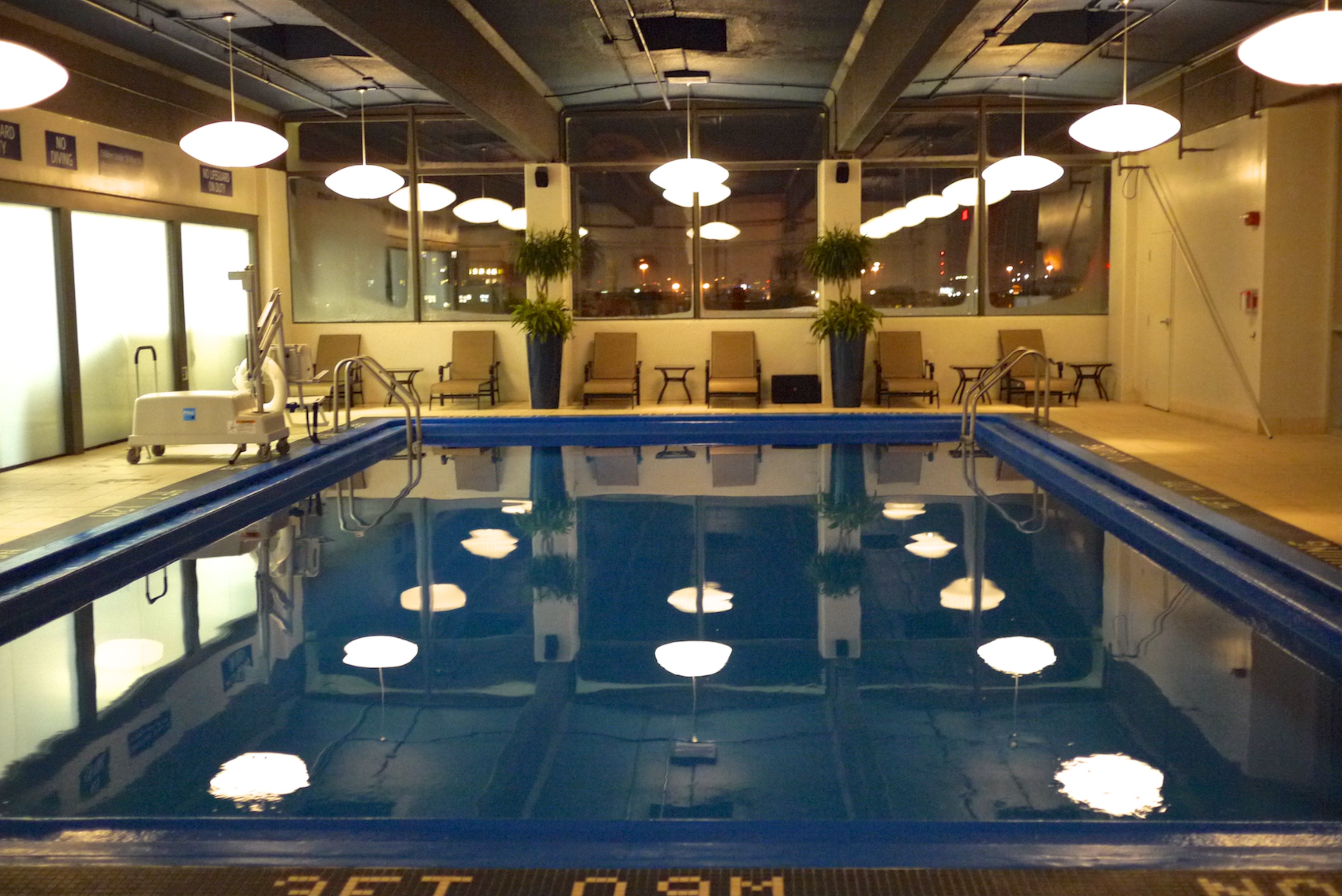 Un hôtel de luxe avec piscine: on y prend goût!