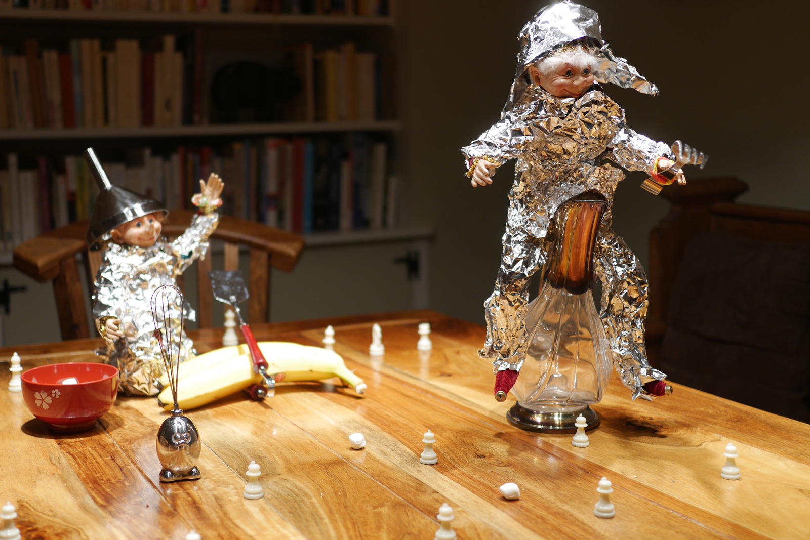 Enrobés de papier d'aluminium, nos lutins chevaliers n'ont rien à envier à Don Quichotte!