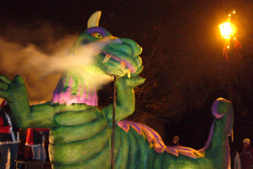 parade_pere_noel_dragon.jpg