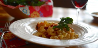Mac n' cheese et chips de kale: un duo qui va si bien... Mac n’ cheese et chips de kale
