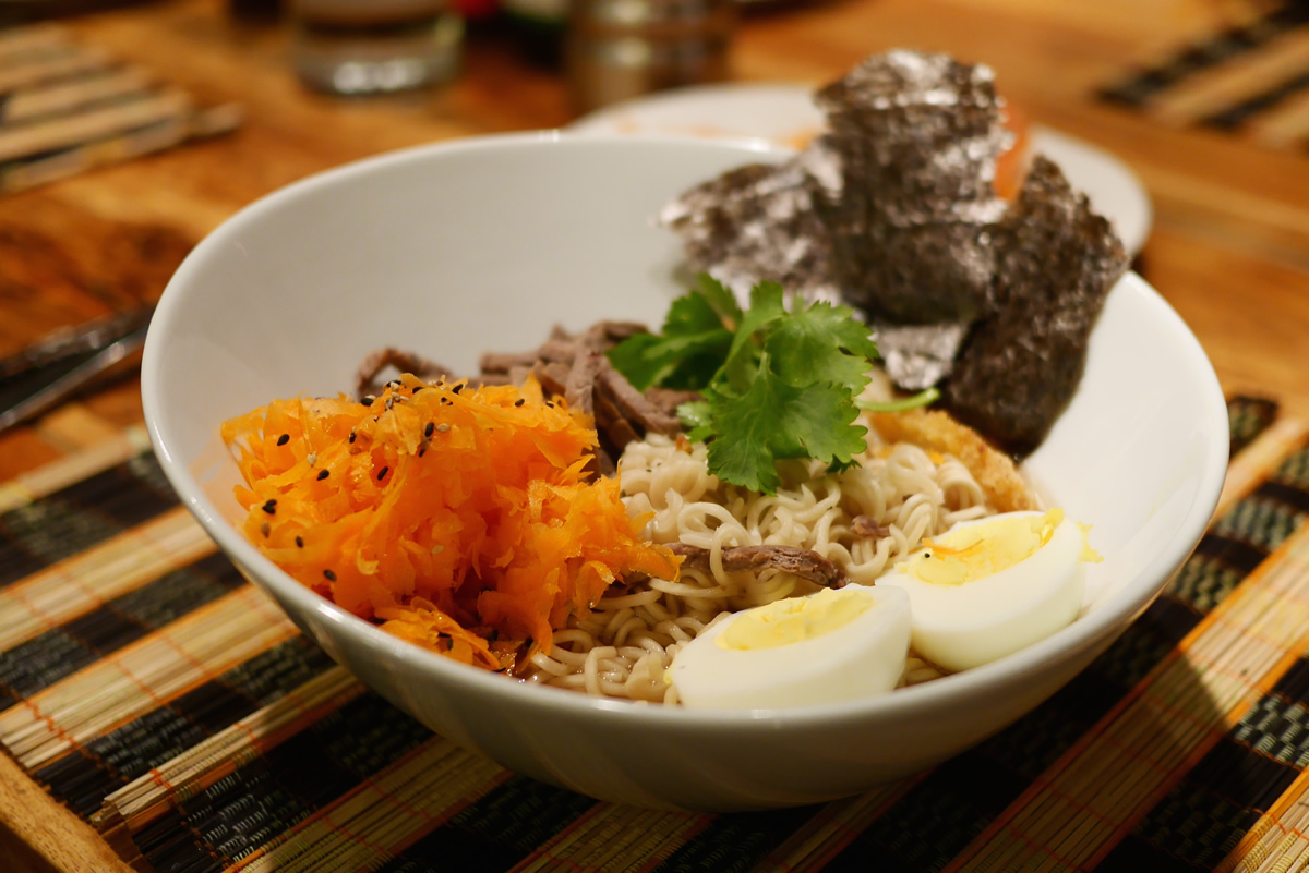 Ramen aux carottes, aux oeufs et au rosbif!