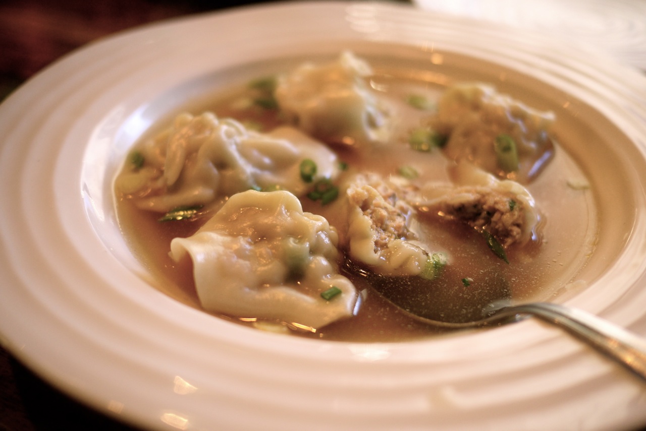 Soupe wonton à la betterave... jaune.