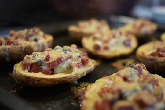 Pelures de pommes de terre gratinées de luxe