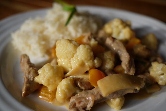 Sauté de porc et légumes au lait de coco