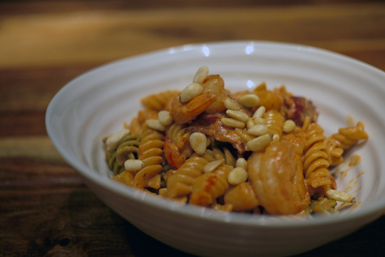 Rotini en sauce crémeuse aux fruits de mer et bacon