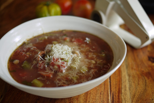 Soupe vide-frigo aux pâtes fregola sarda